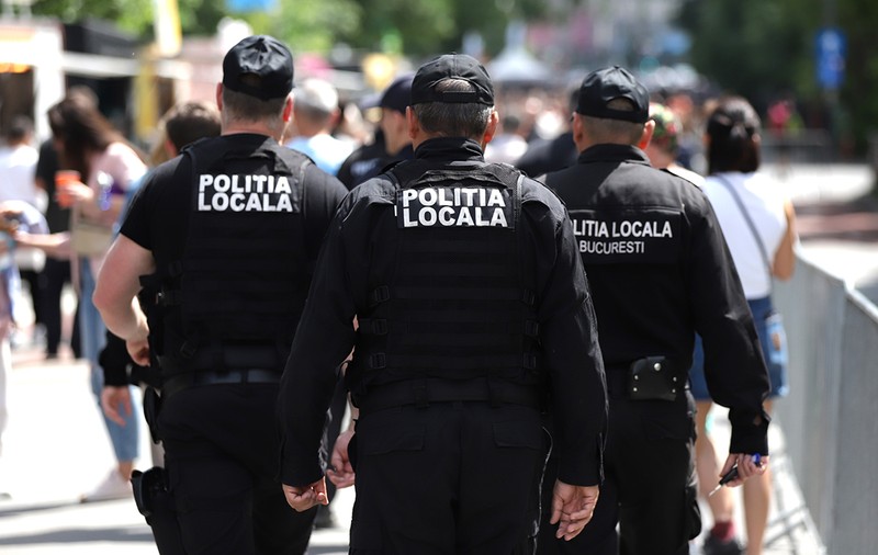 Percheziții la Poliția Locală Sector 1. Sunt vizați șefi din instituție, suspectați că luau mită de până la 20.000 de euro de la patronii teraselor