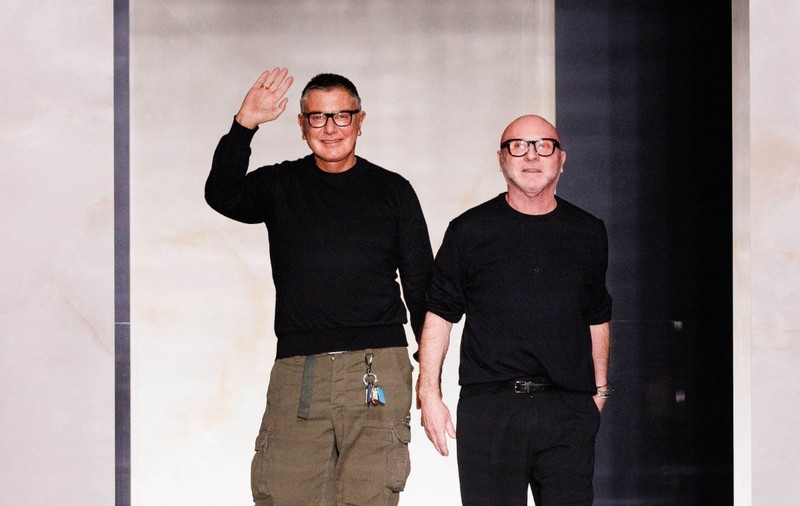 Dolce &amp; Gabbana se luptă cu datorii de 450.000.000 de euro. Stefano Gabbana renunță la conducere, după 40 de ani