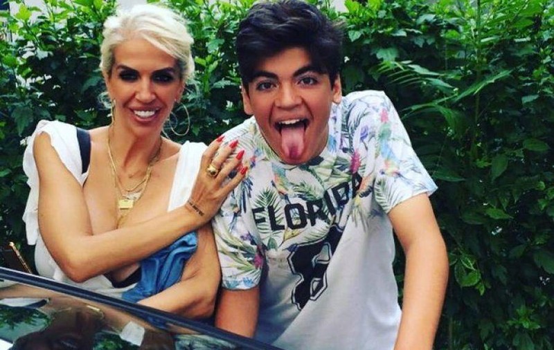 Ce meserie a ales fiul Ralucăi Bădulescu. Alex nu o strigă „mama”: „E parenting pe nou”