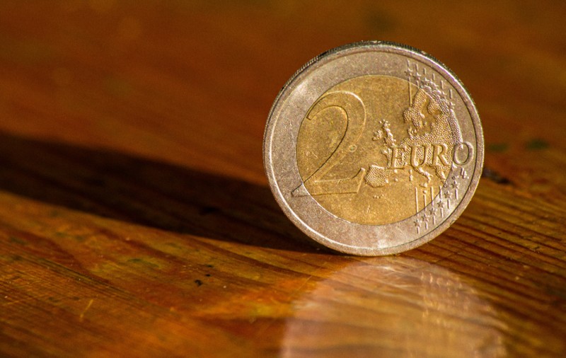 Moneda de 2 euro care are o eroare de fabricație și se vinde cu 19.000 de euro