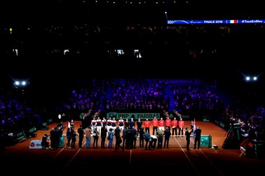 epa07184685 Davis Cup team players of France (L) and Croatia (R) attend the opening ceremony of the Davis Cup Final between France and Croatia at the Pierre Mauroy Stadium in Villeneuve-d'Ascq, near Lille, France, 23 November 2018. EPA-EFE/YOAN VALAT