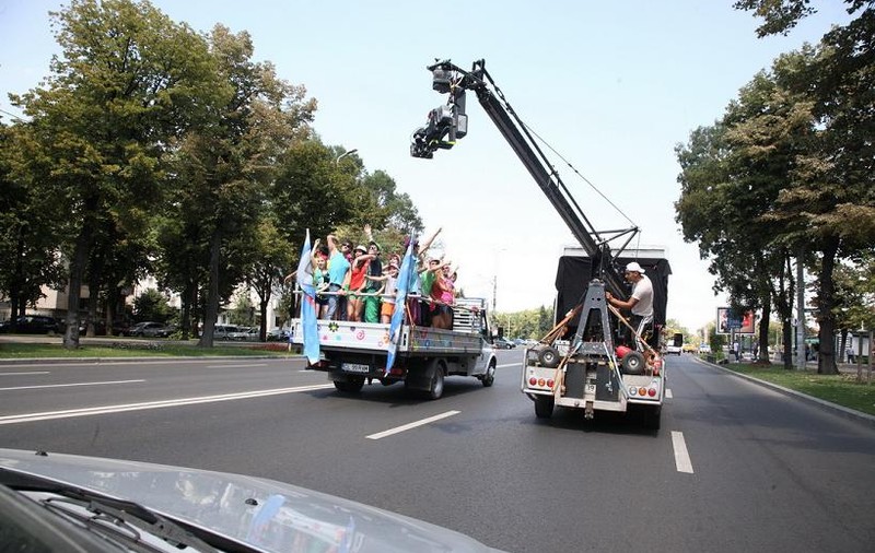 Super-distracţie la filmarea genericului pentru serialul ”Pariu cu viaţa”