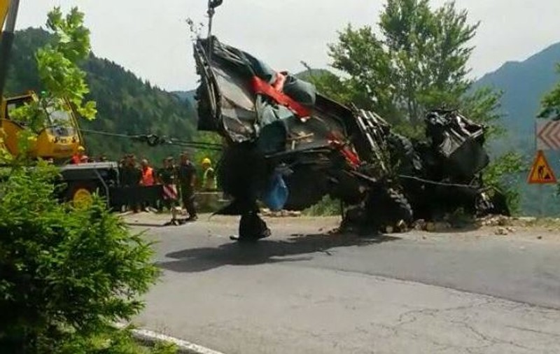 EXCLUSIV/ Coșmarul din râpa groazei. Mărturii cutremurătoare ale unuia dintre salvatorii care au extras cadavrele militarilor din Valea Urdii