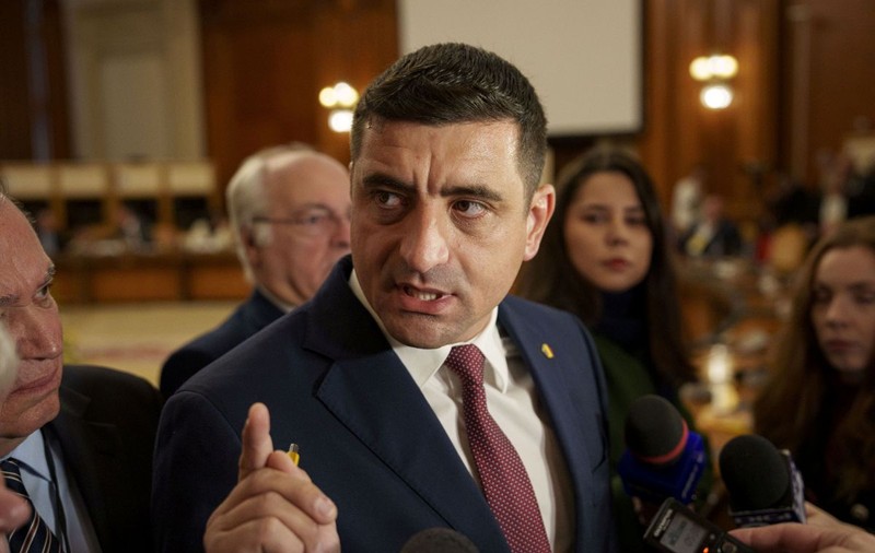 George Simion, sub lupa presei din străinătate, în ziua alegerilor. Îl admiră pe Donald Trump și vrea să o imite pe Georgia Meloni, potrivit Reuters