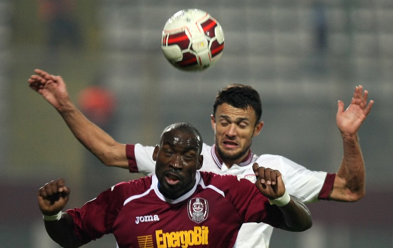 VIDEO / Cupa României, sferturile de finală: CS Mioveni - CFR Cluj 3-4!!! CFRăsturnare miraculoasă! ^Ivanovski a înscris golul calificării. Tade a marcat un gol MÂRŞAV. Bogdan Stoica, Nilă și Gălan au dus scorul la 3-0. Lopes şi Chanturia au dat semnalul revenirii ardelenilor. Jucătorii CFR-ului, bombardați cu bulgări la finalul partidei