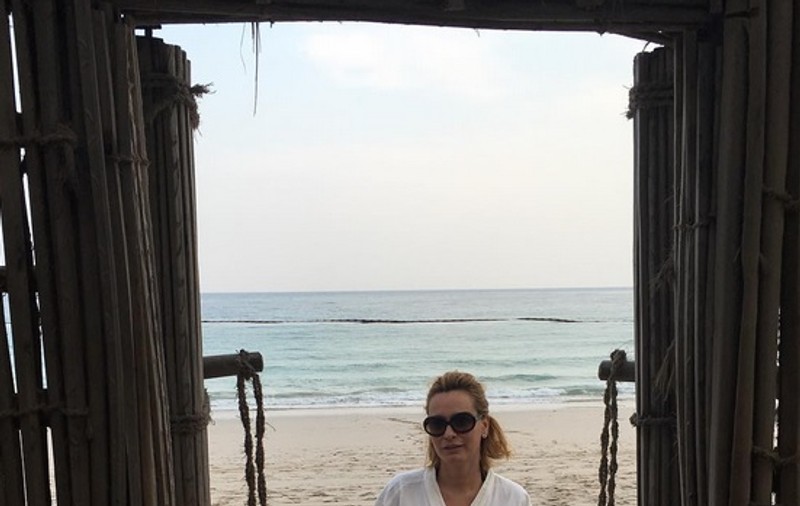 Andreea Esca a plecat în vacanță. Imagini cu vedeta la plajă