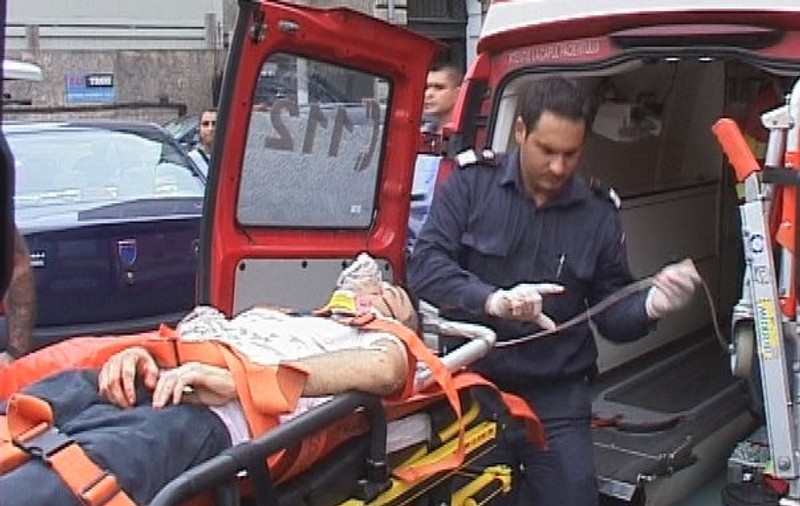 Bărbatul care a vrut să se sinucidă la Parchet era supărat că l-a părăsit iubita