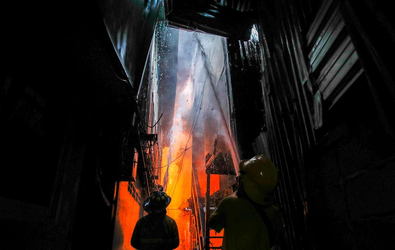 13 morți și 35 de răniți în urma unui incendiu dintr-un club din Thailanda. Focul, stins după 3 ore