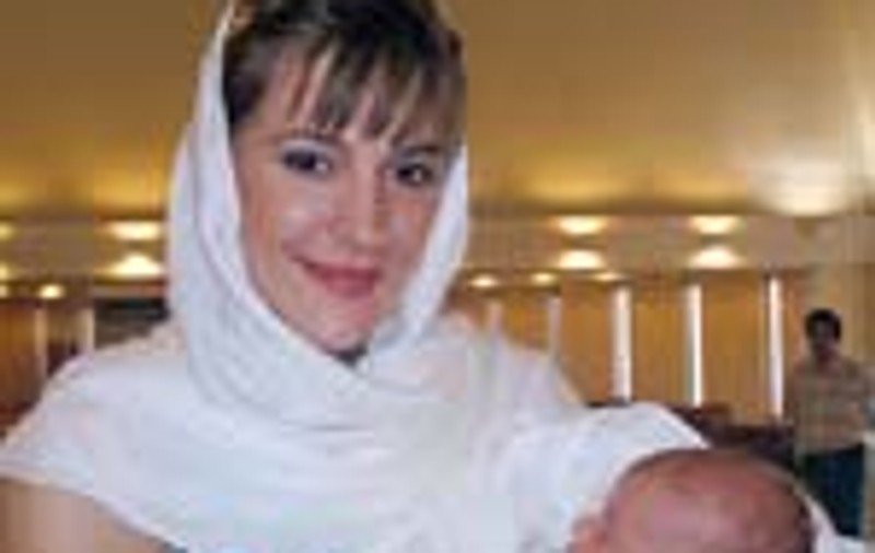 Roxana Ciuhulescu a botezat in Dubai 