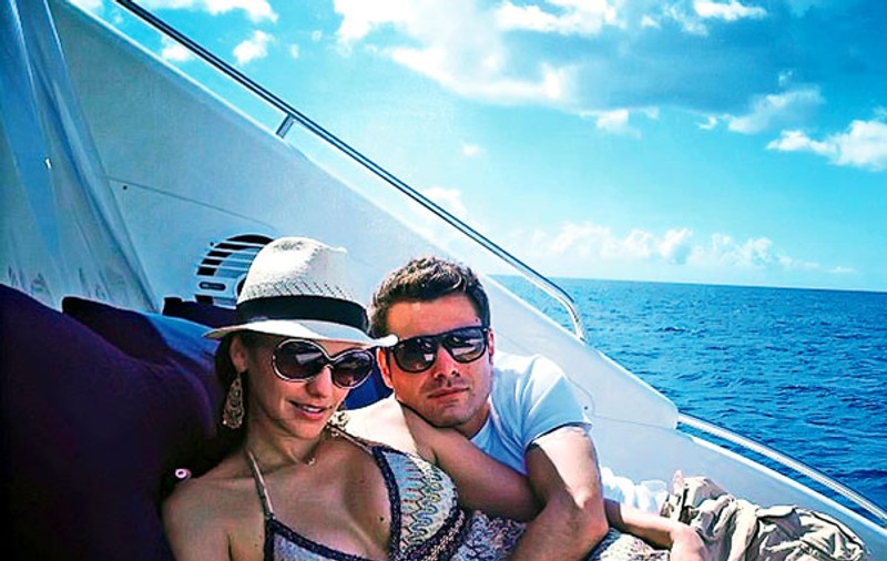 Adrian Mutu face pe nebunul ca să plece din nesigurul oraş corsican Ajaccio | Şi-a prelungit vacanţa la soare cu două zile!