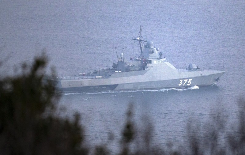 MApN: O navă militară a Rusiei aflată lângă Zona Economică a României deviază sau oprește toate navele comerciale care merg spre Ucraina