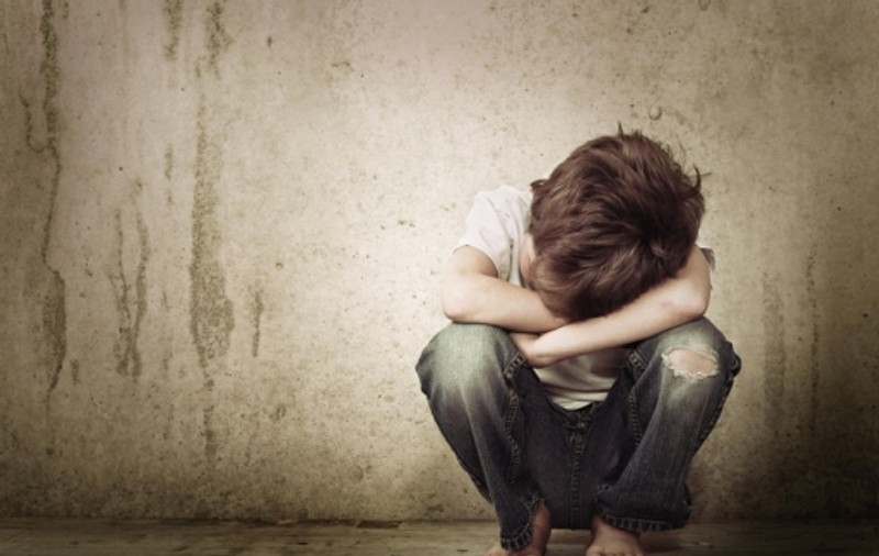 Cutremurător! O femeie și-a violat fetița de trei luni și băiețelul de trei ani pentru plăcerea bolnăvicioasă unor pedofili