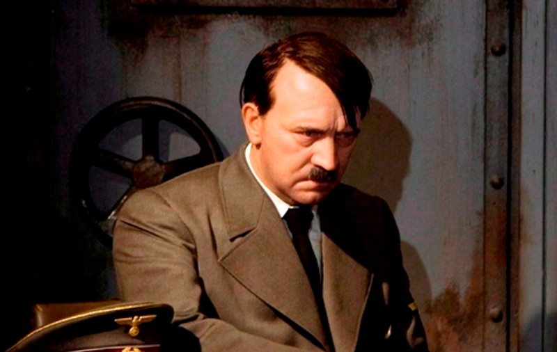 Românul care a vrut să vândă semnul de carte al lui Hitler a pledat vinovat