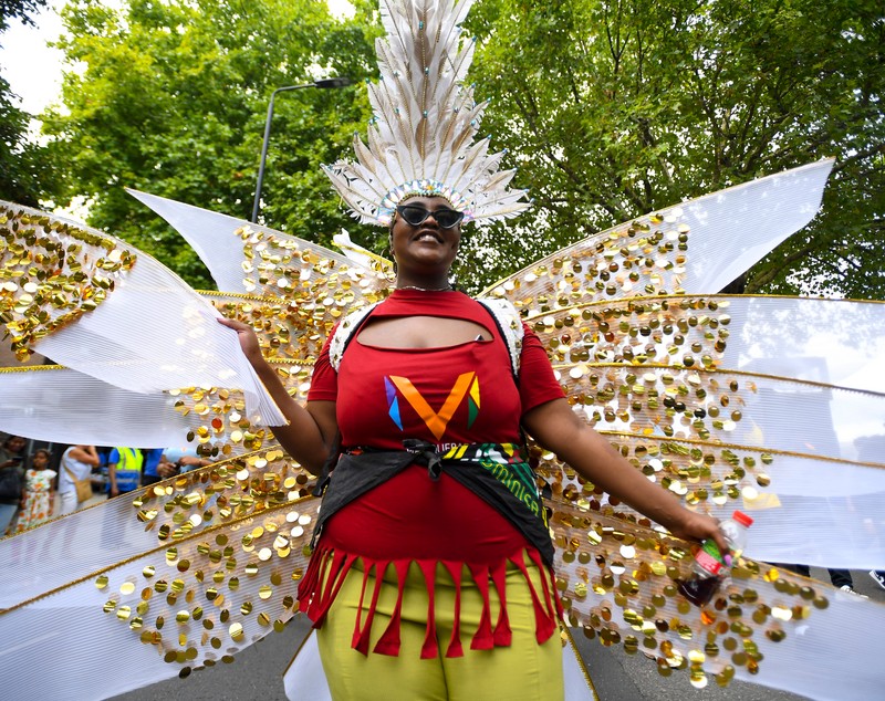 Carnavalul Notting Hill a revenit pe străzile din Londra, pentru prima dată de la începutul pandemiei. Imagini de la defilări