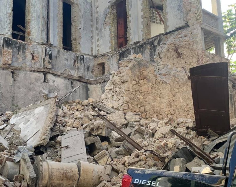 Bilanțul seismului din Haiti a urcat la aproape 1.300 de morți. Sute de oameni, încă dispăruți