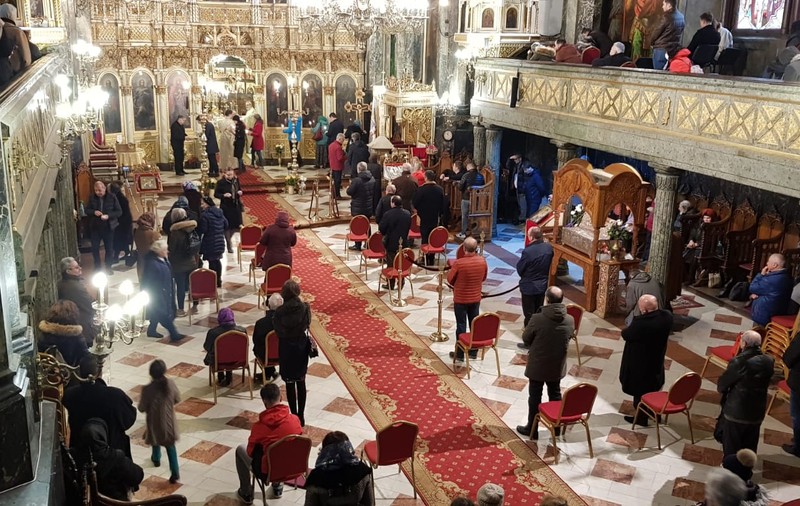 Toate activitățile religioase desfășurate în spații închise au fost suspendate