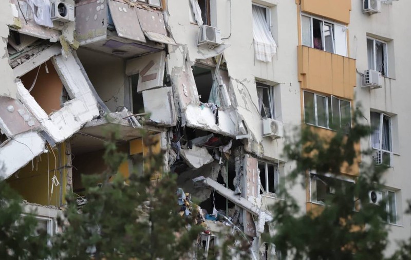 Locatarii din blocul în care a avut loc explozia din Rahova nu știu nici până acum ce se va întâmpla cu apartamentele lor: „Suntem ai nimănui”
