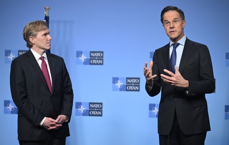 Pentagonul cedează Europei două posturi de comandă și le cere aliaților să fie „parteneri” în NATO, nu „dependenți” de Statele Unite