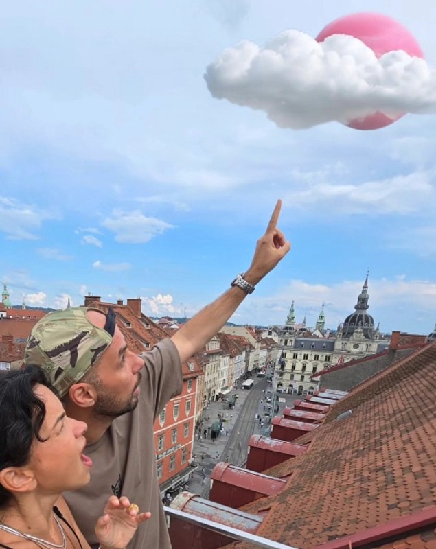 Ce ar putea fi Nibiru, sfera roz misterioasă care a invadat rețelele de socializare. Selly e implicat direct: Posibil proiect imobiliar în Costinești