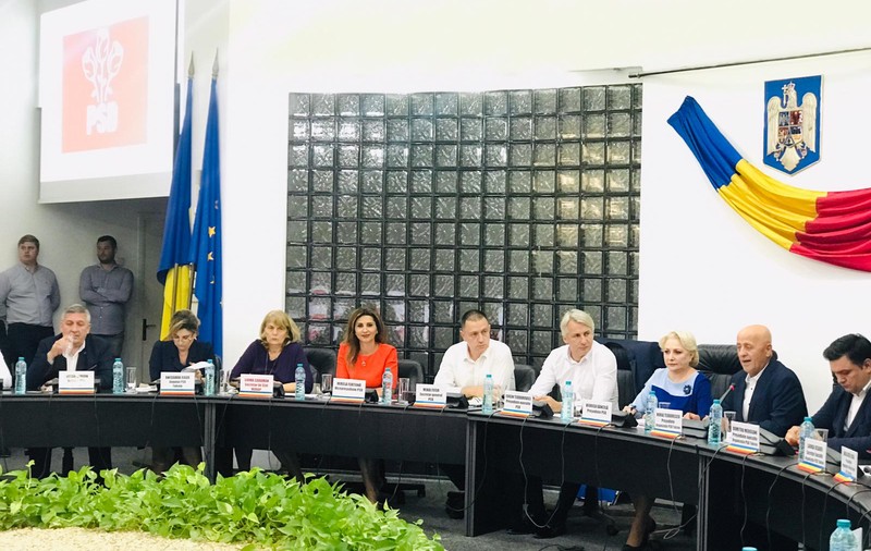 Guvernul începe tăierile pentru încadrarea în deficit. Sunt verificate detaşările în ministere şi şefii din instituţii. Pensionarii nu mai au voie să se angajeze la stat