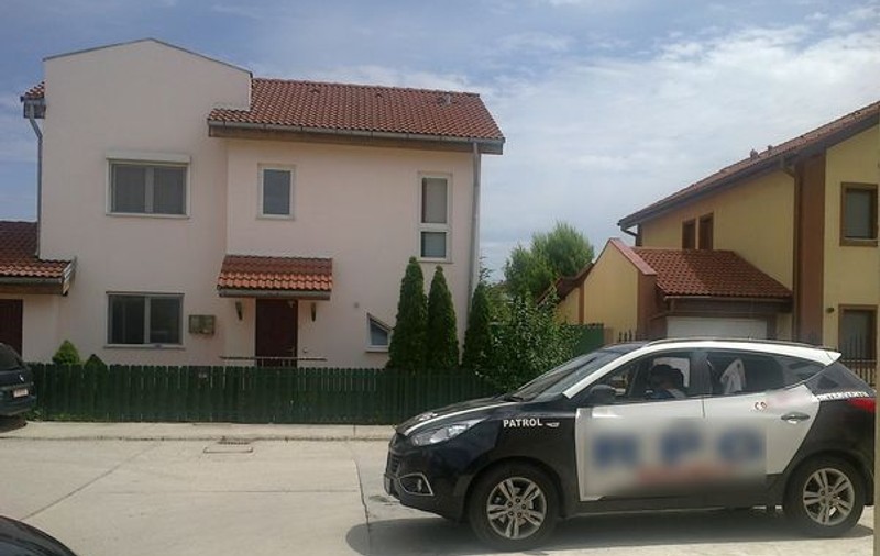 Locuința miresei Teo Trandafir, păzită în permanență de gărzi de corp
