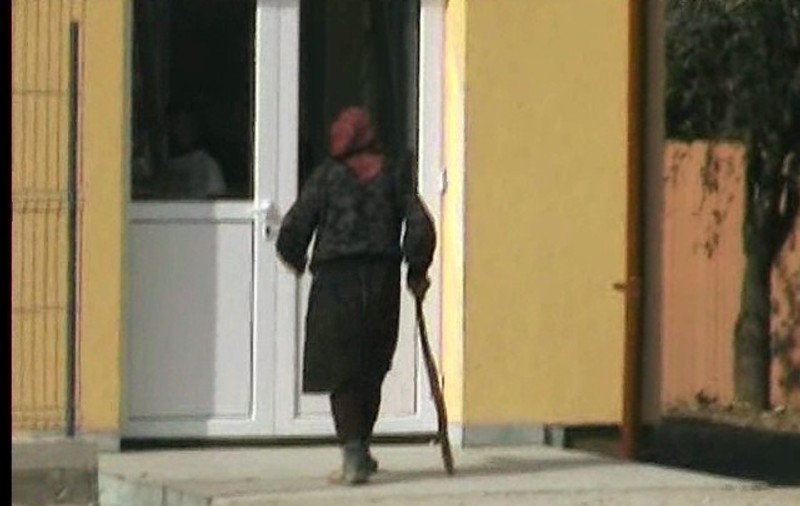 La 81 de ani, o bătrână oarbă e executată silit