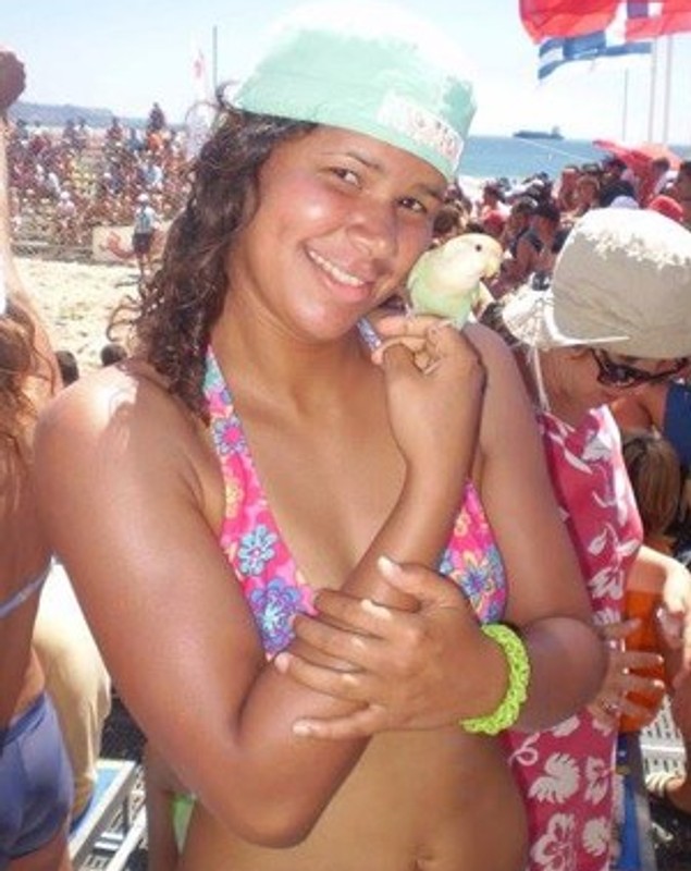 O cunoscută campioană din România și iubita ei se giugiulesc la piscină. A recunoscut că e lesbiană! FOTO HOT EXCLUSIV