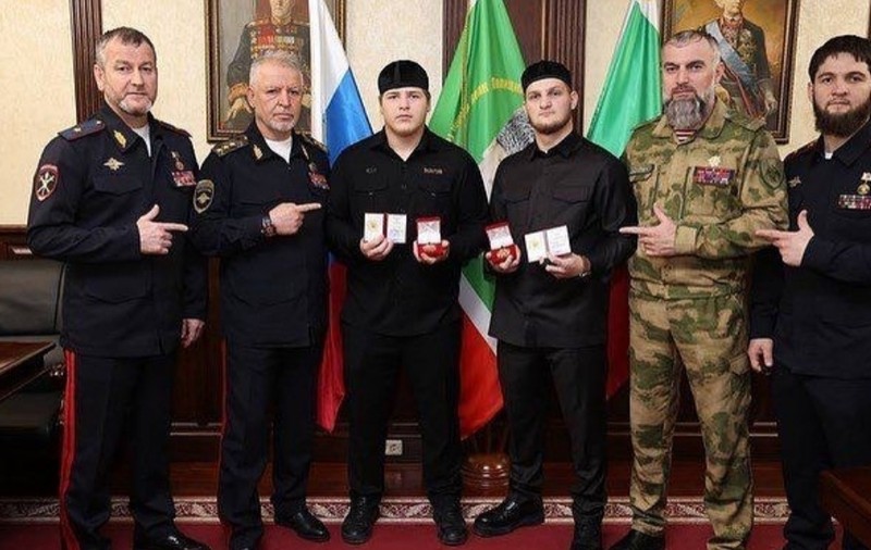 Fiii minori ai liderului cecen Ramzan Kadîrov au fost distinși pentru merite deosebite în „lupta împotriva terorismului”