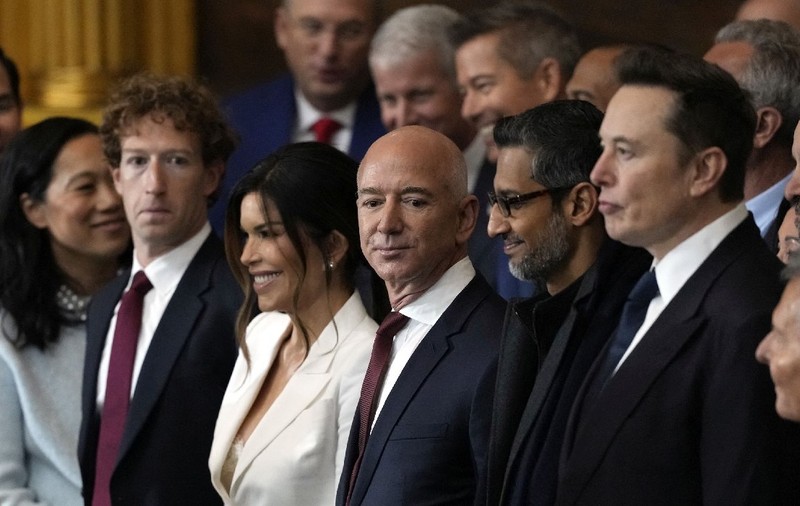 Elon Musk e mai sărac cu 45 de miliarde de dolari, după primele 100 de zile ale lui Donald Trump la Casa Albă