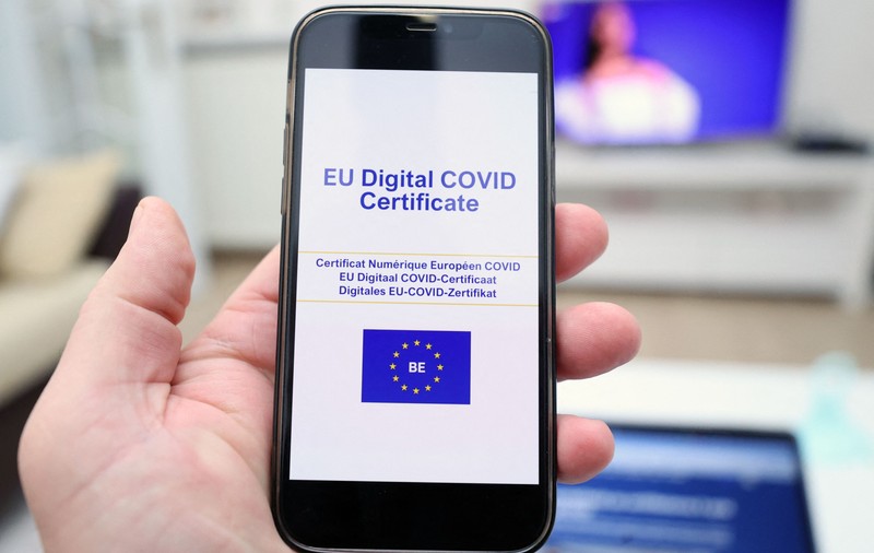 Propunerea Comisiei Europeane: Certificate COVID pentru persoanele care participă la studii clinice cu vaccinuri neaprobate