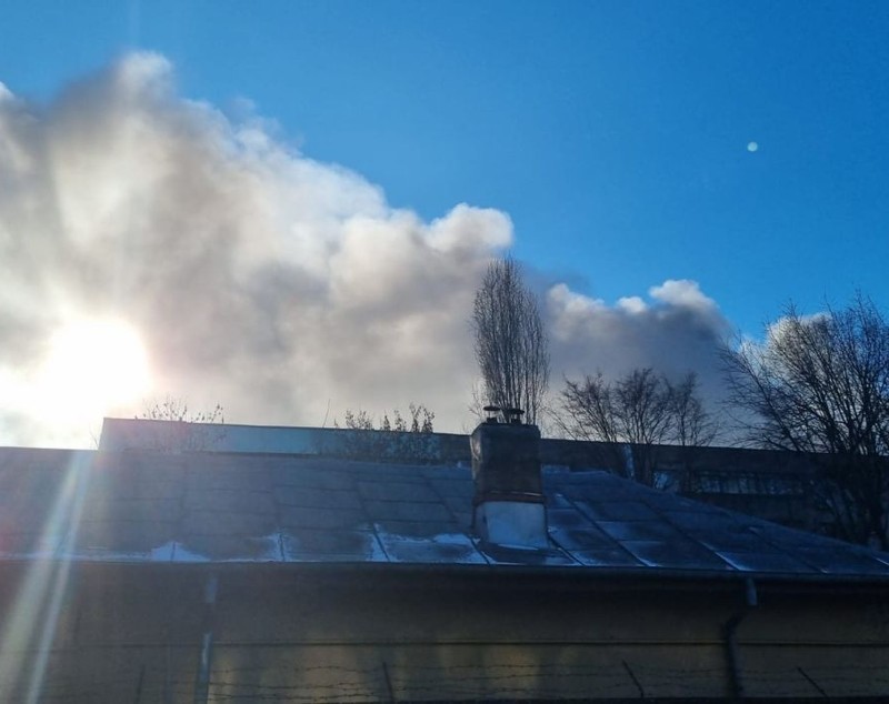 Incendiu puternic la un depozit de pe Bulevardul Iuliu Maniu din București. A fost emis un mesaj RO-Alert