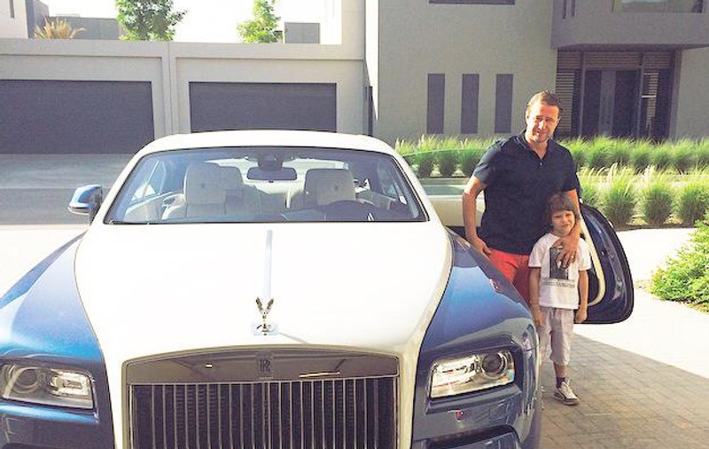 Reghe a primit CADOU din partea lui Al-Hilal un autoturism de lux, ^în valoare de 400.000 de euro!