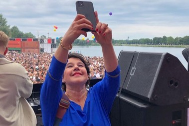 Primarul din Utrecht, Sharon Dijksma, a participat și ea la festival, pe 3 iulie, postând și o fotografie pe Twitter/FOTO: Twitter Sharon Dijksma