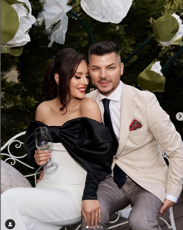 Valentin Luca, finalist la „Românii au talent”, și Roxana Ghiorghian, fosta știristă de la Antena 1, s-au căsătorit. Primele imagini de la eveniment