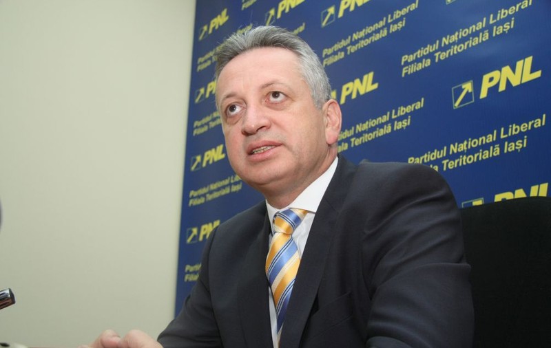 Cum blochează fostul ministru Relu Fenechiu plata prejudiciilor de două milioane de euro în dosarele în care a fost condamnat la aproape 9 ani de închisoare