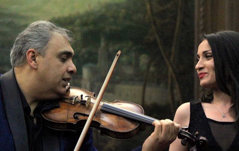 VIDEO EXCLUSIV/Florin Niculescu a cântat jazz cu Aznavour, Patrik Bruel și Johnny Halliday. Franța l-a decorat cu Ordinul de Litere și Arte, iar în România e... necunoscut