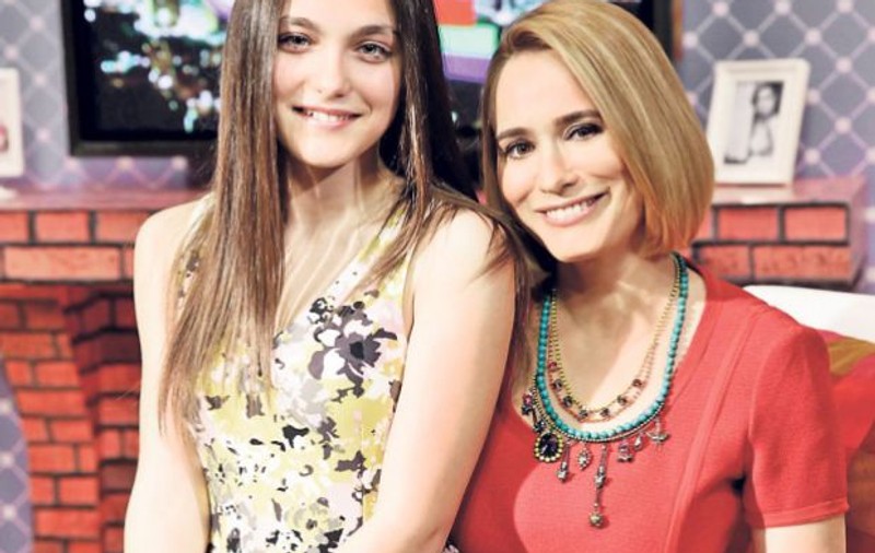 Andreea Esca și fiica ei s-au distrat la concertul lui Smiley. Momentul a fost filmat. “Două surori”