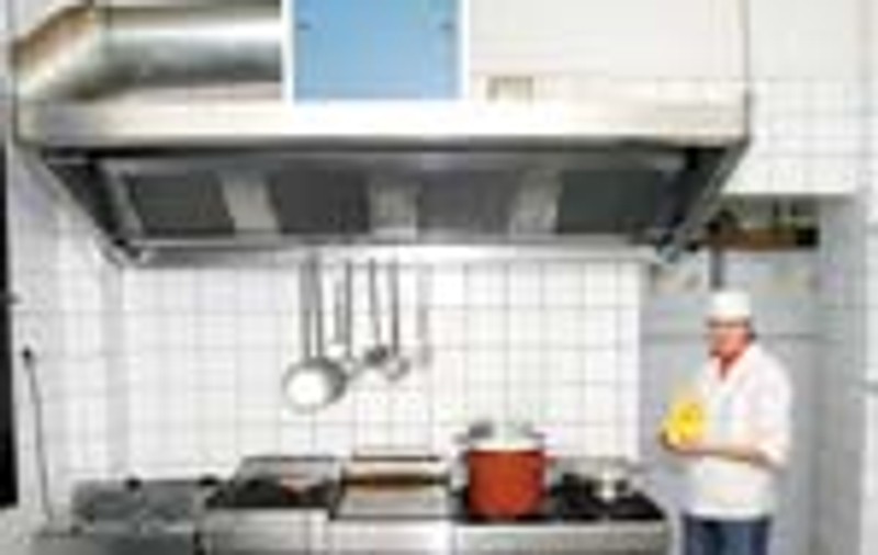 'Bucataria bunicii', doar cu ustensile de inox