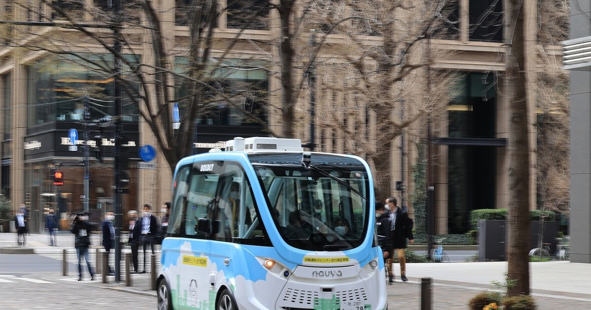 Un sportiv cu deficiențe de vedere de la Jocurile Paralimpice a fost lovit de un autobuz autonom la Tokyo