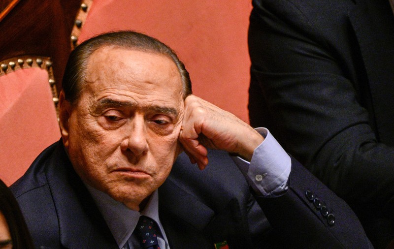 Silvio Berlusconi, fost premier al Italiei, rămâne internat la Terapie Intensivă într-un spital din Milano
