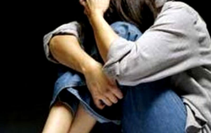 O fată din Bistriţa a înghiţit 14 ace cu gămălie, după o ceartă cu iubitul. În ce stare se află adolescenta