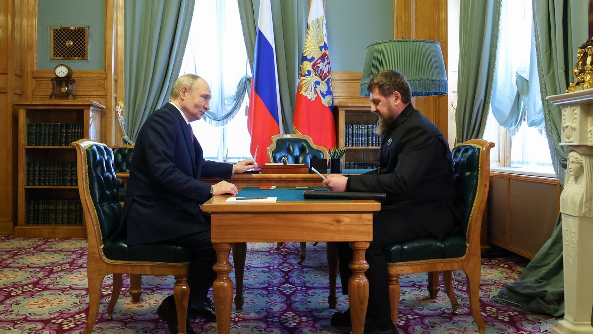 Vladimir Putin și Ramzan Kadîrov, față în față, la birou