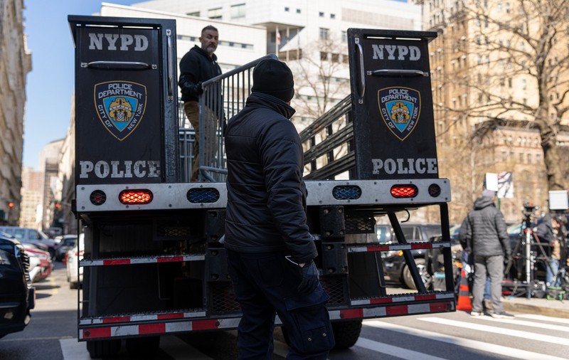Poliția americană, mobilizată în mai multe orașe, după ce Trump a spus că azi „va fi arestat” și și-a îndemnat susținătorii să iasă în stradă