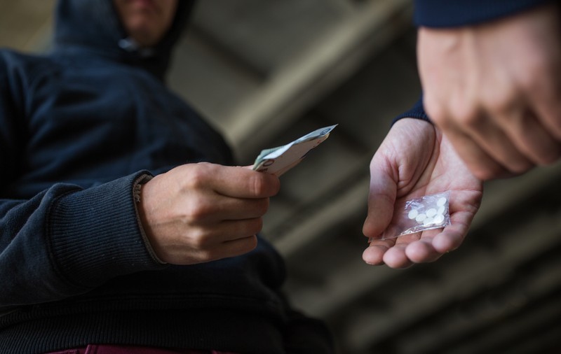 De ce pedepsele pentru trafic de droguri au crescut până la 25 de ani de închisoare. Explicațiile deputatei USR care a inițiat legea