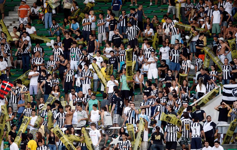VIDEO ŞOCANT / La un pas de dezastru! Ce s-a întâmplat cu un fan brazilian