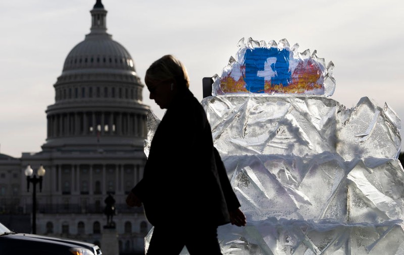 Facebook, rețeaua de socializare în care americanii au cea mai mică încredere