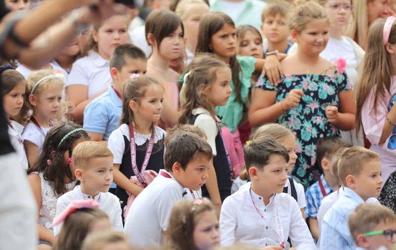 Numărul mamelor cu vârsta între 35 și 39 de ani a crescut cu 174% față de 1990. România, în pragul unui dezastru demografic