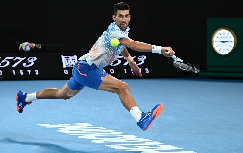 Novak Djokovic a câștigat Australian Open și l-a egalat pe Rafael Nadal la numărul de Grand Slam-uri. A plâns în hohote după meci - VIDEO