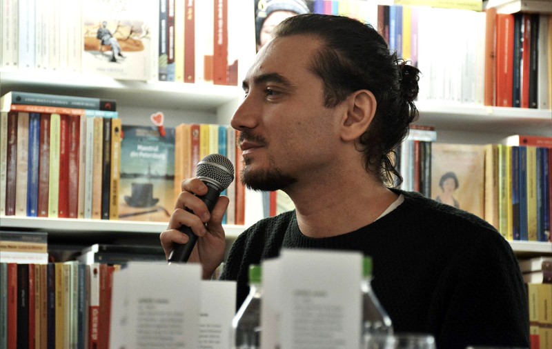 Suferința unui poet. Claudiu Komartin: „Nu are cum să nu te doară eșecul țării tale”