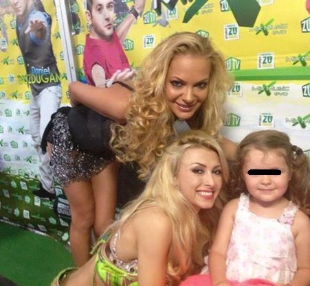 Andreea Bălan, alături de Andreea Antonescu și fetița ei